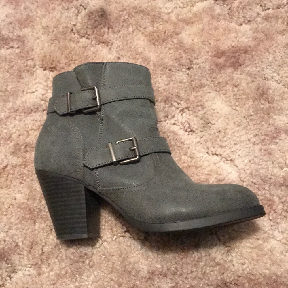 Booties - Picture 4 of 4